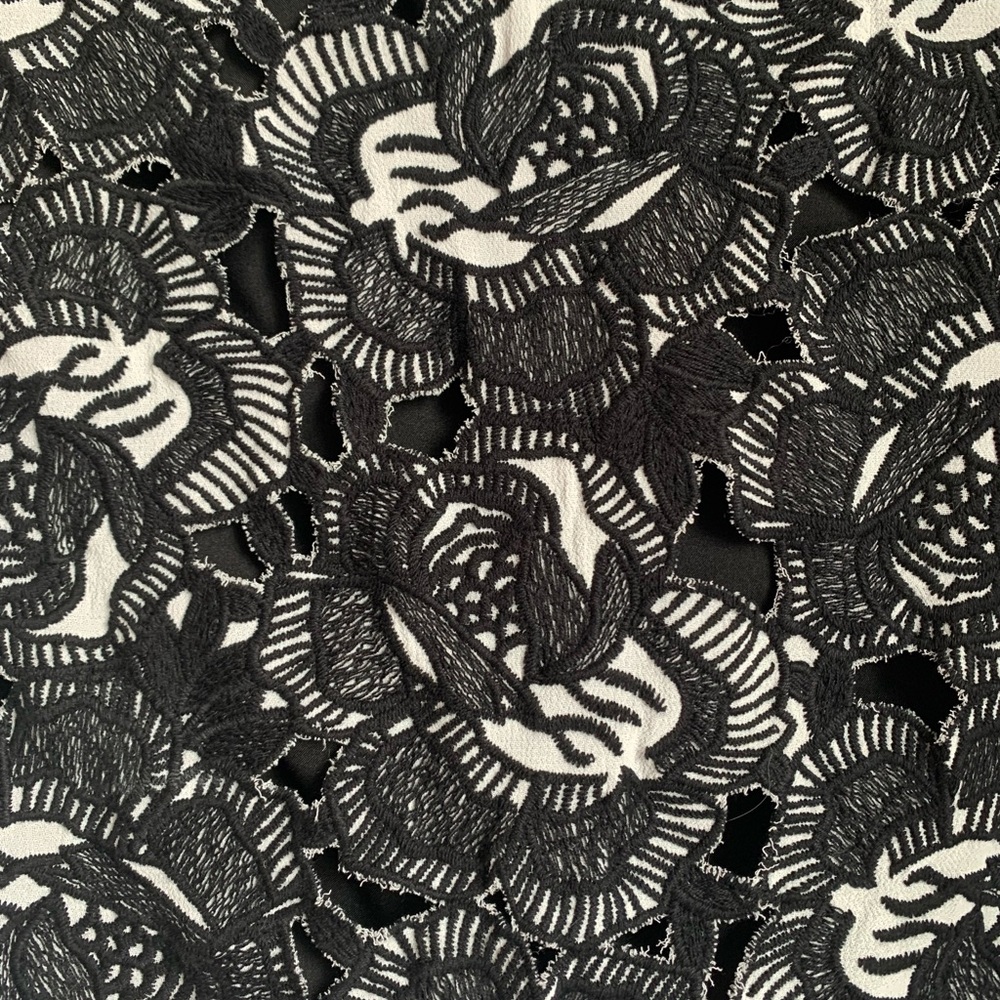 Nanette Lepore Black White Bold Lace Cut Blouse - Picture 3 of 4